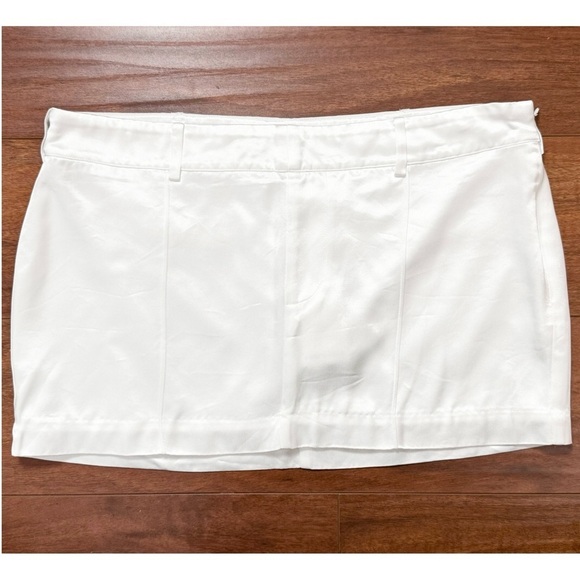 NWT RETROFETE Ivory Satin Low Rise Seam Detail Micro Mini Skirt L - Picture 4 of 8
